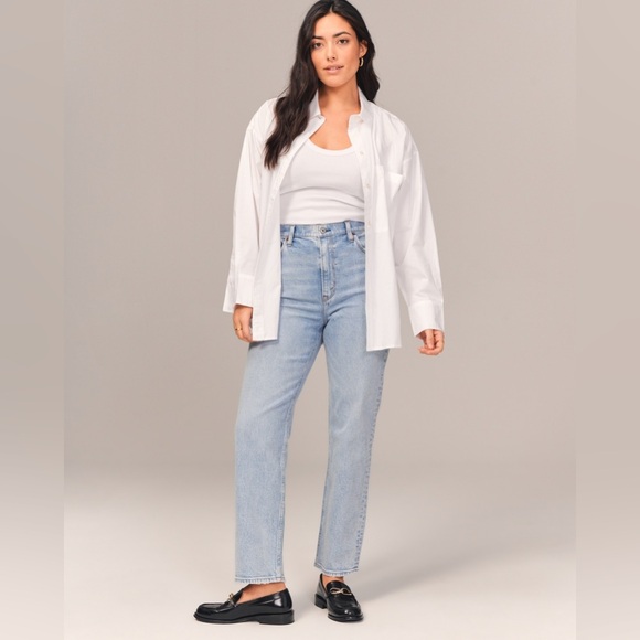 Abercrombie Curve Love Ultra High Rise Ankle Straight Jean in Light 33 / 16 - Picture 2 of 16